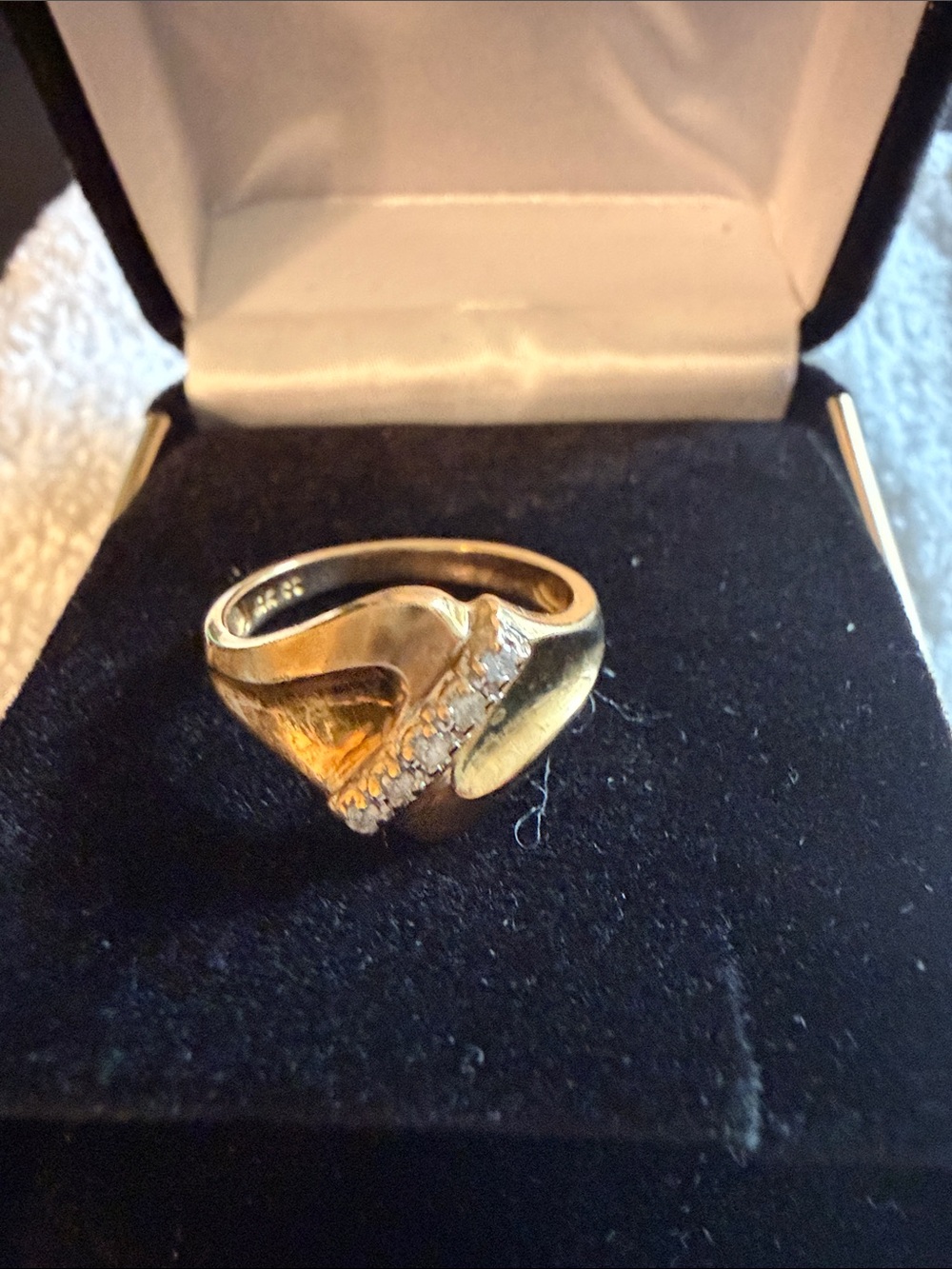10 K Bypass Chevron Ring (Stamped) 2.81 Grams size 6